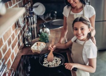 How to Break the Habit of Eating Out