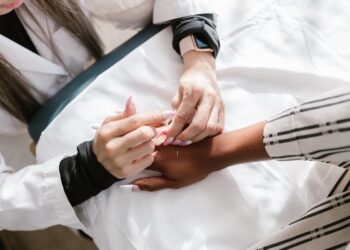 what is holistic health