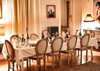 10 Housewarming Gift Ideas That Everyone Will Love